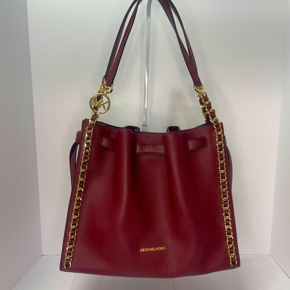 Michael Kors Mina Large Shoulder Bag with Gold Chain - Picture 2 of 10